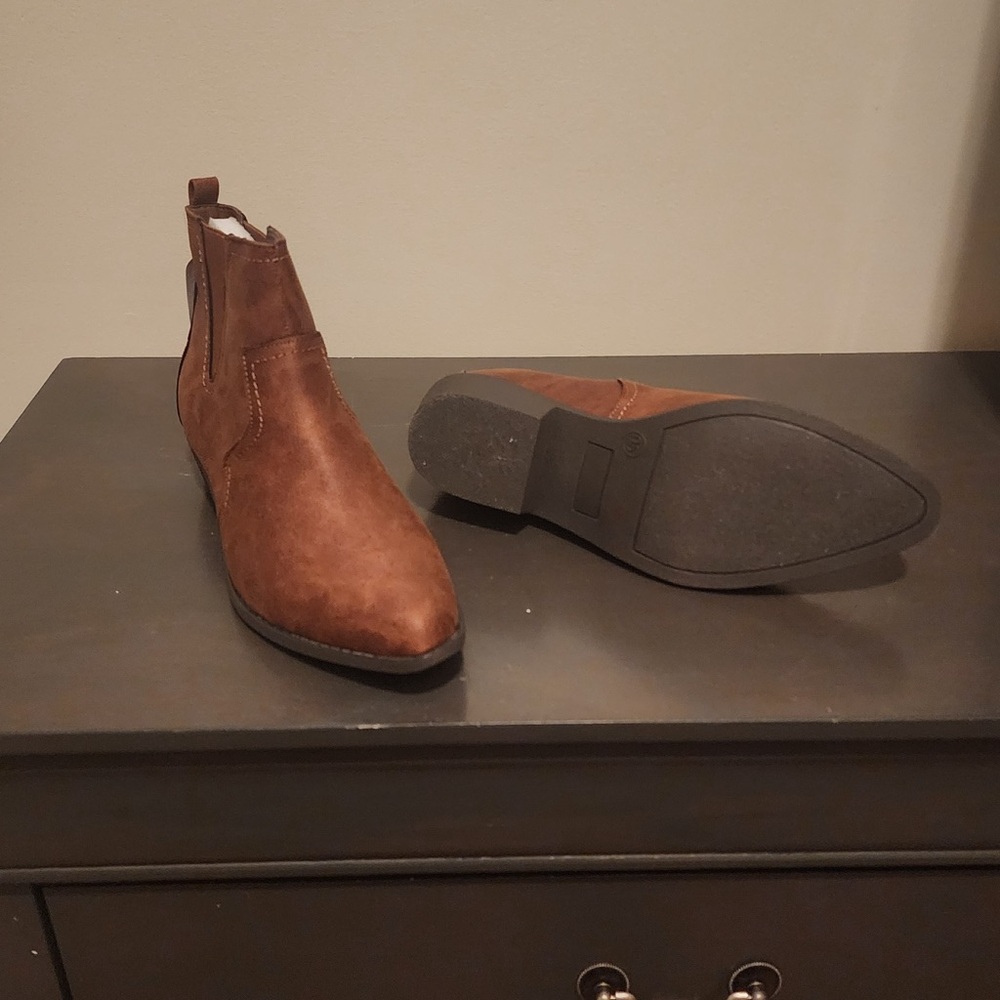 Arizona major cognac boots, size 9.5 m
